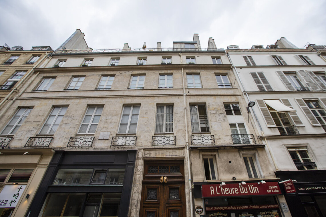 Location appartement de 137 m2 Rue Sainte Anne à Paris