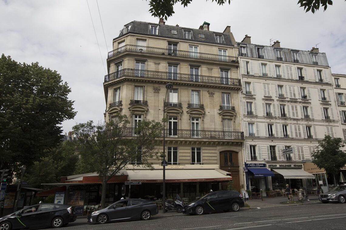 Location studio meublé de 33 m2 rue du Faubourg Saint Honoré à Paris