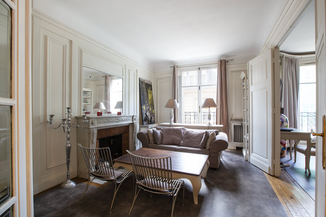 Apartment for rent Rue Quentin Bauchart, Paris | Ref 2178
