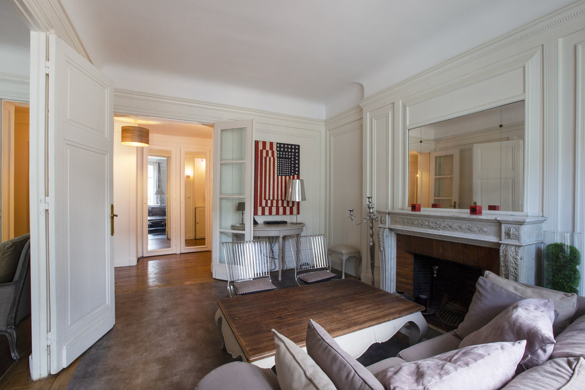 Apartment for rent Rue Quentin Bauchart, Paris Ref 2178