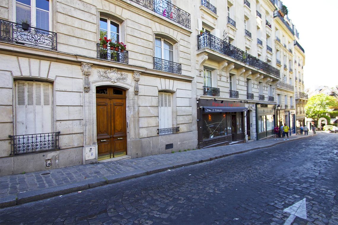 Furnished Apartment for rent Rue Lepic, Paris Ref 7777