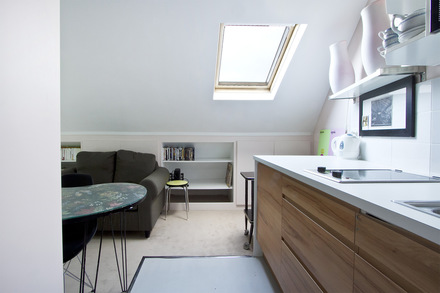 location studio meublé de 13 m2 rue moncey à paris