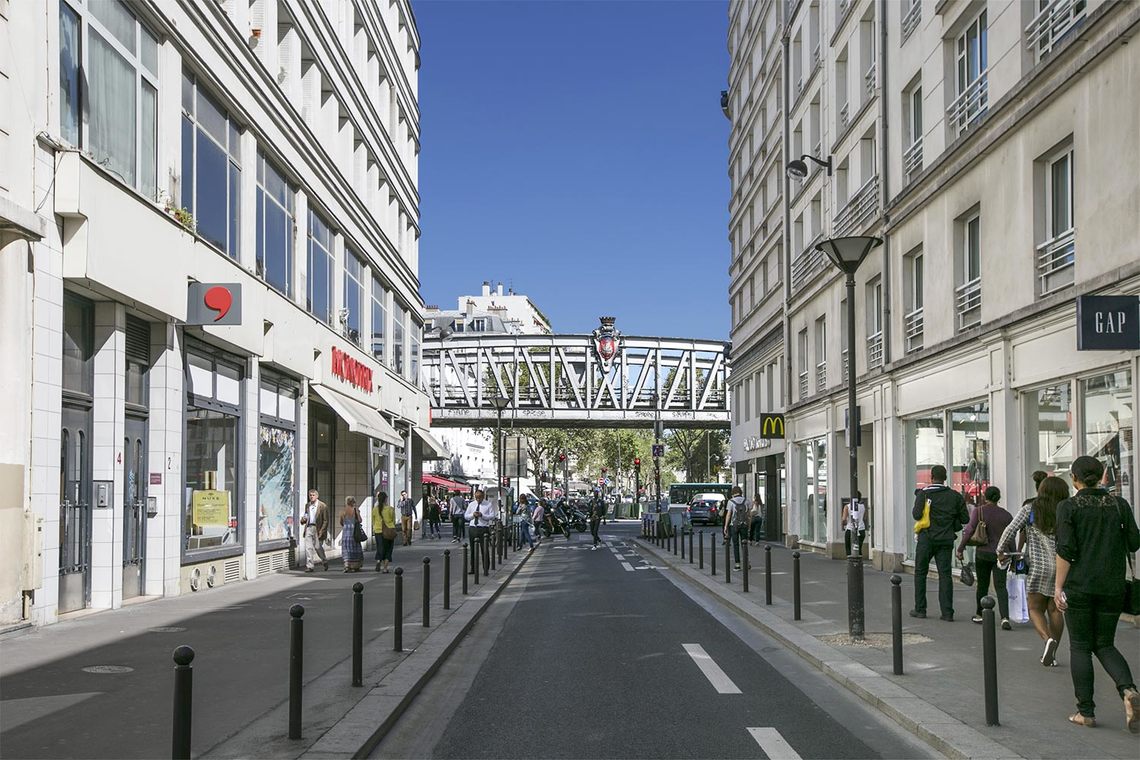 Apartment for rent Rue Saint Charles, Paris Ref 9172