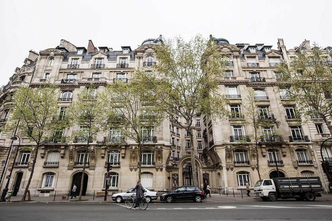 Studio for rent Avenue Niel, Paris Ref 9303